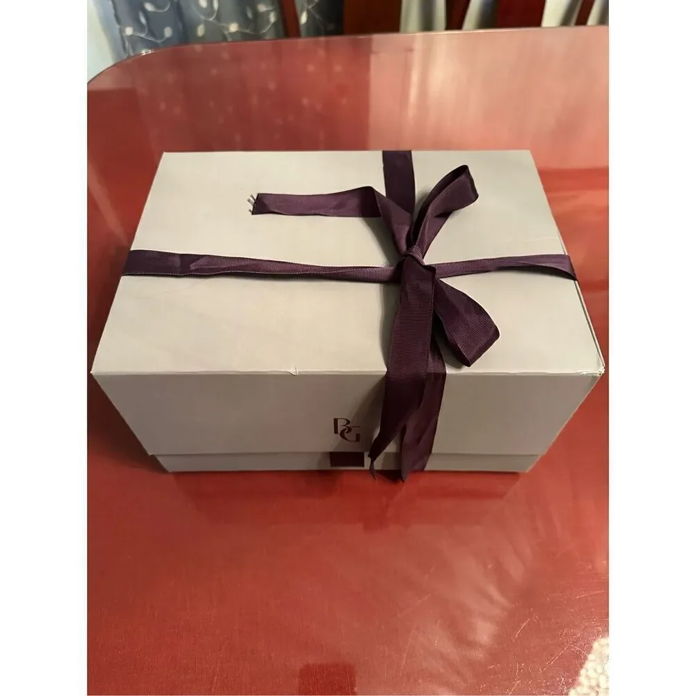 Bergdorf Goodman‎ lavender magnetic gift box with tissue paper & ribbon.
